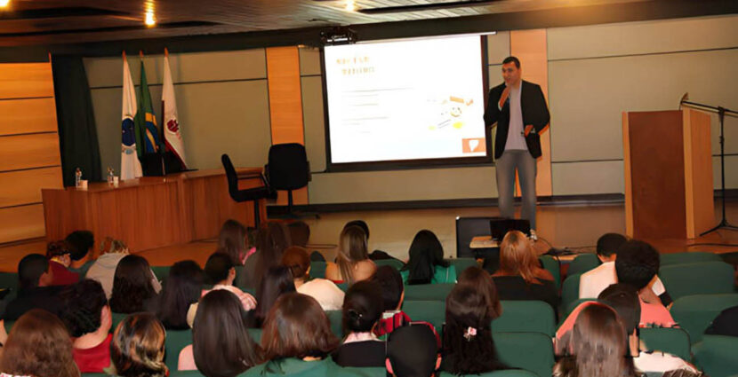 Ricardo Rosa é convidado para palestrar na Semana de Comunicação e Marketing da PUC Curitiba